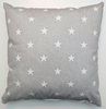 Tyynynpäällinen Tähdet, harmaa tausta, valkoiset tähdet, 45cm x 45cm, 50cm x 50cm