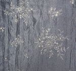 Taft -kangas Kukat, siniharmaa, kiiltävä pinta, brodeeratut kuviot, leveys 137cm