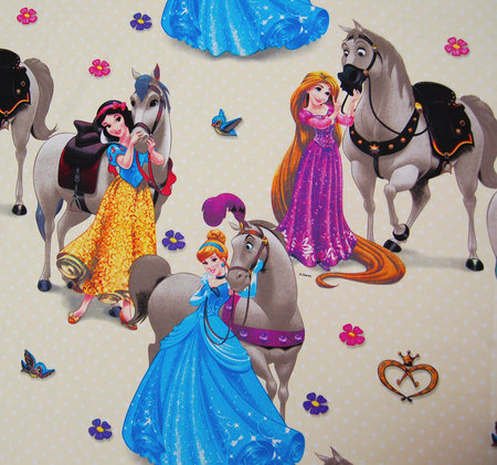 Prinsessat ja hevoset kerman keltaisella taustalla\\n\\n11.1.2015 13.44